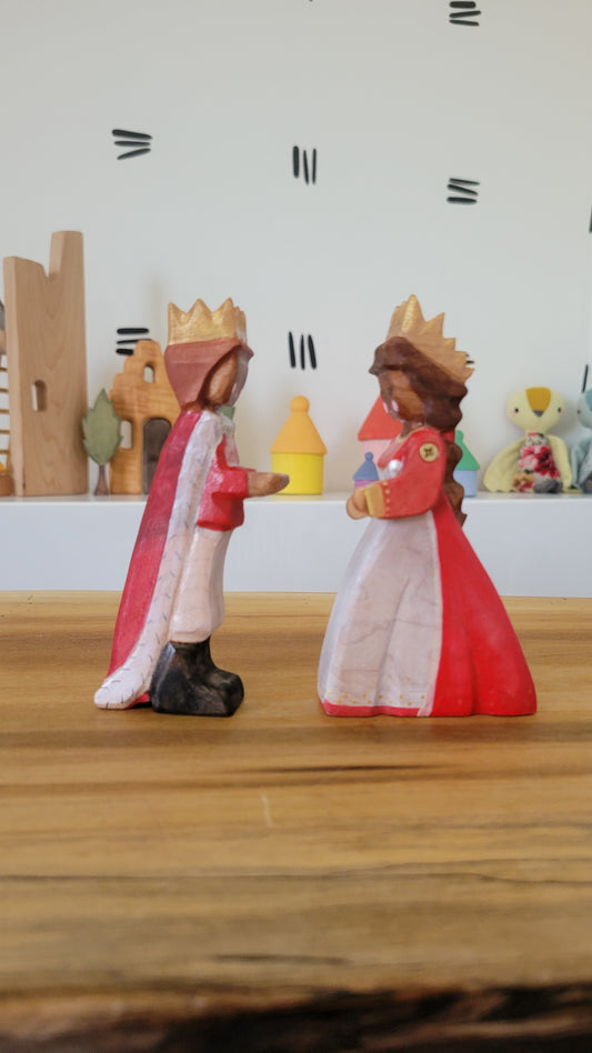 King and Queen set with baby