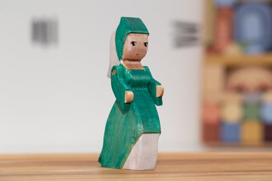 Green Tudor Queen
