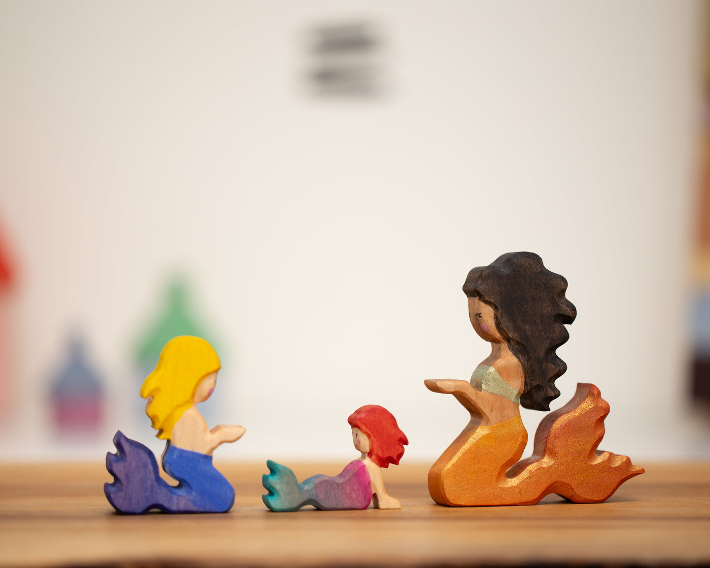 Kneeling blue/blue mermaid with blind hair