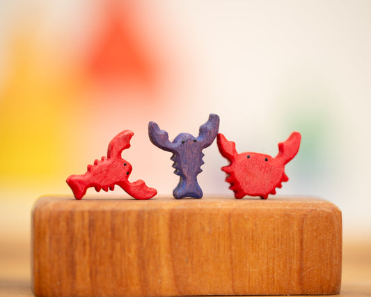 Tiny lobsters and crab
