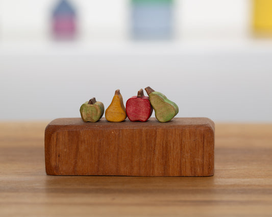 Tiny Apples and Pears